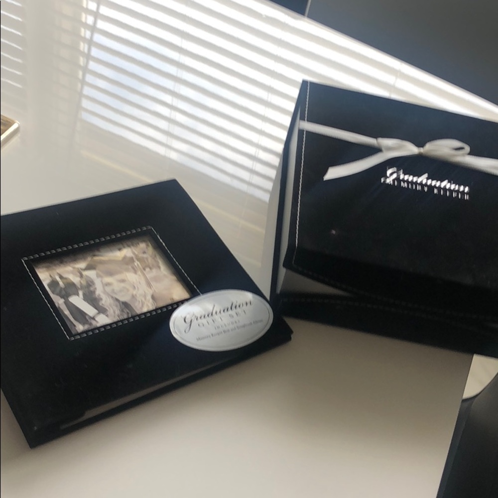 New! 😃❤️ Graduation Memory Keeper. - Picture 3 of 6